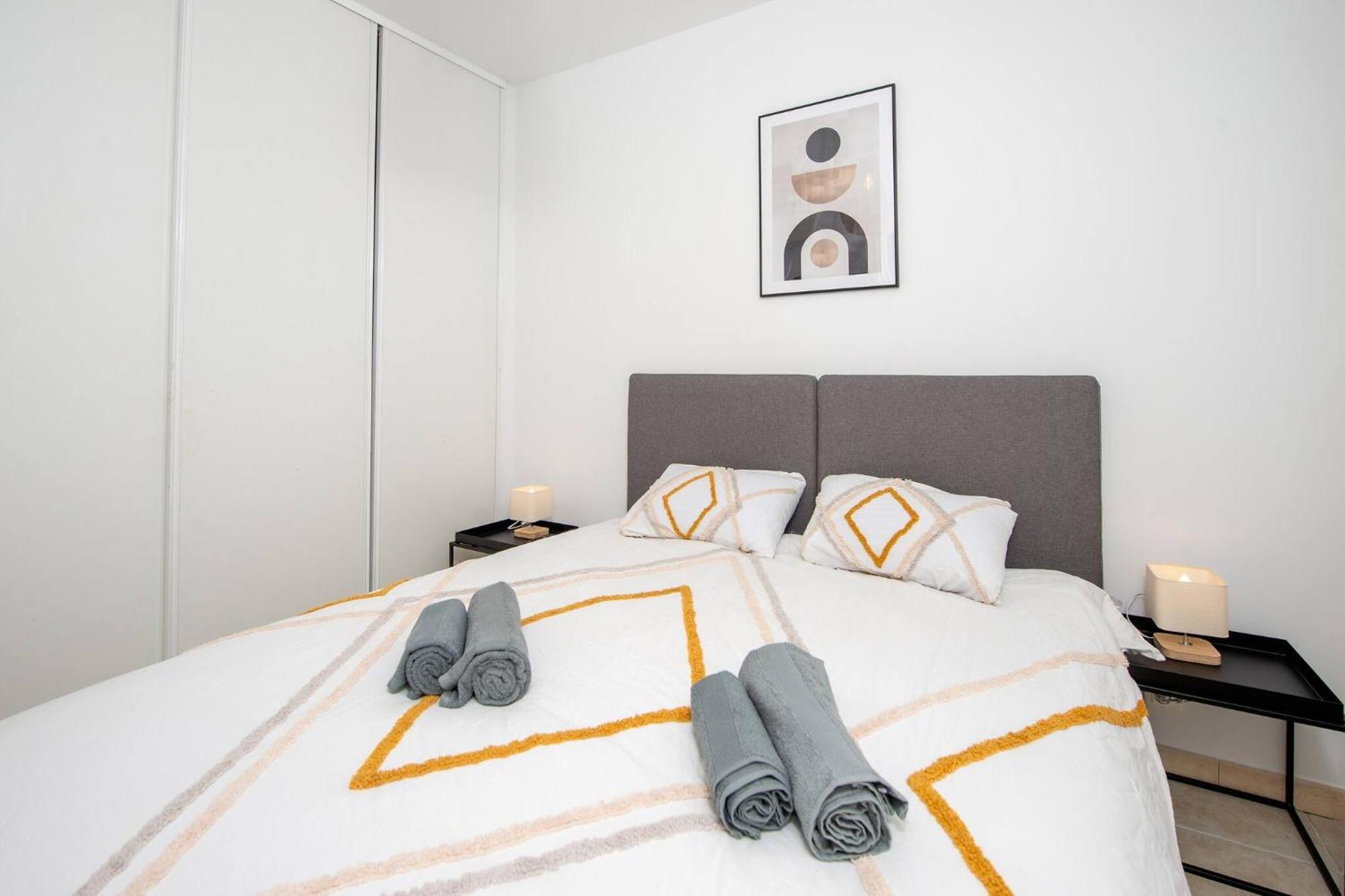 Elegance Au Coeur Du Vieil 2 Climatisation 6 Personnes Appartement Antibes